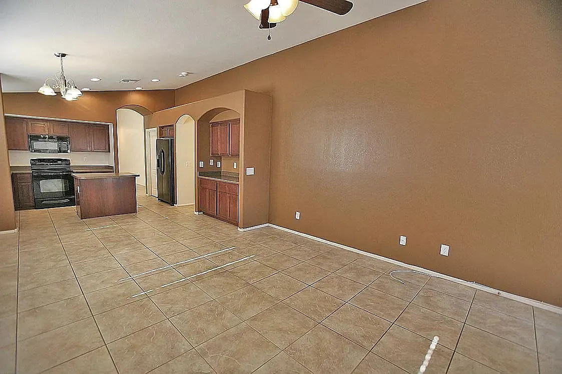 4 bed, 2.0 bath, 1772 sqft, $2,195 — Photo 3