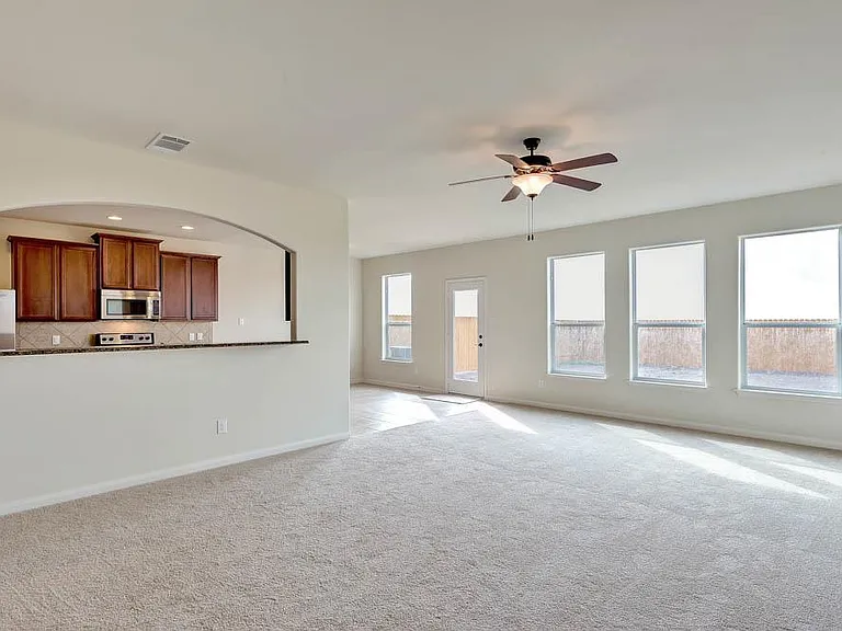 1673 Breanna Ln — Photo 2