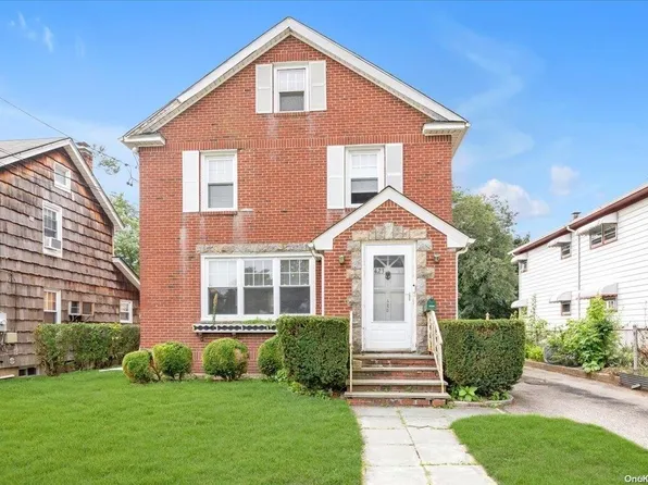 423 Horton Highway, Mineola, NY 11501