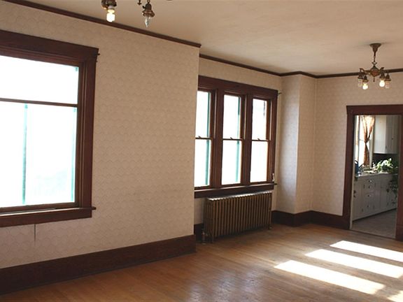 2nd image of 3285 Country Club Ave