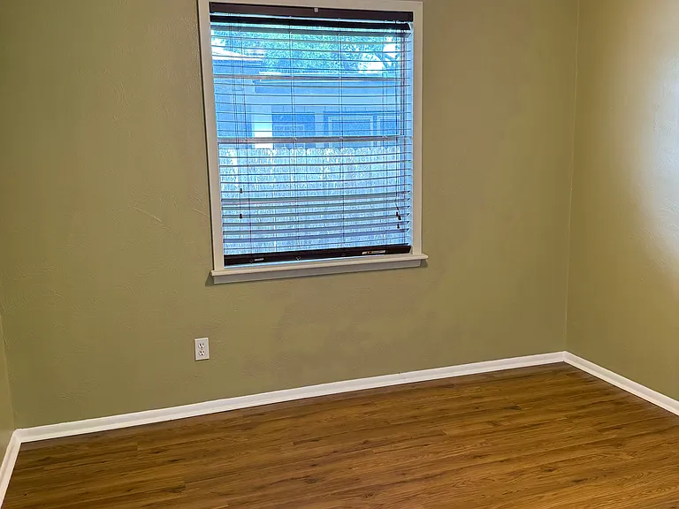 807 Temple Dr — Photo 4