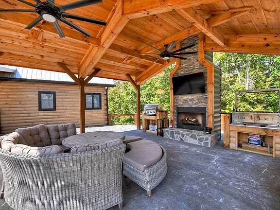 5th image of 566 Canoe Point