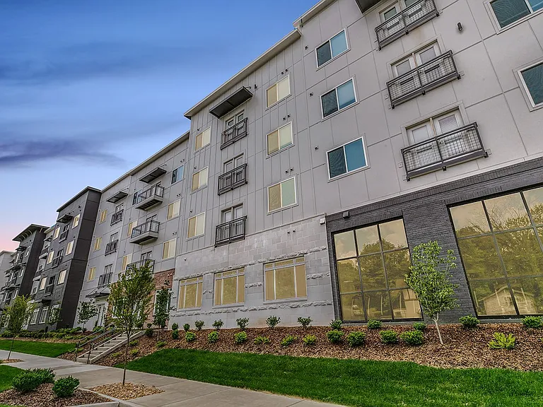 Town Park Lofts — Photo 3