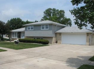 14113 Chestnut Ln, Orland Park, IL 60467