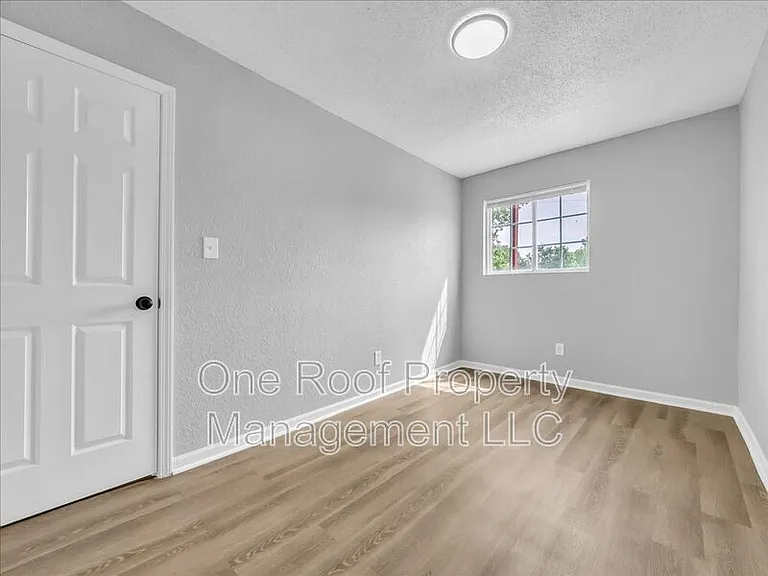 2001 Chateau Dr #A — Photo 21