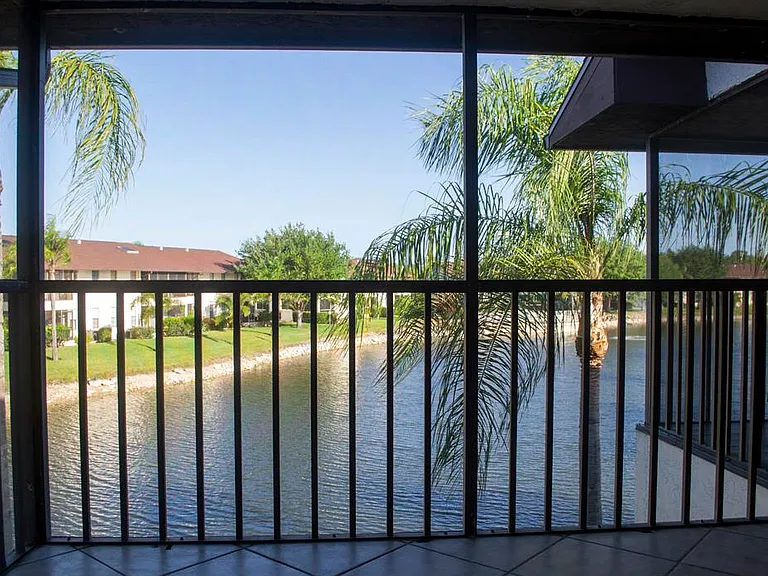 5321 Treetops Dr #T-202 — Photo 4