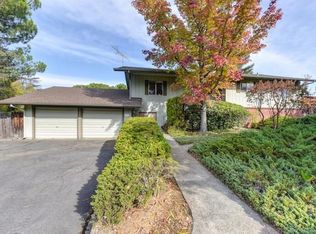 10 Terrace Ct, Auburn, CA 95603