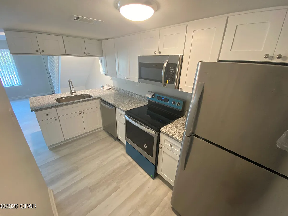 Building Photo - 305 Wilson Ave #15