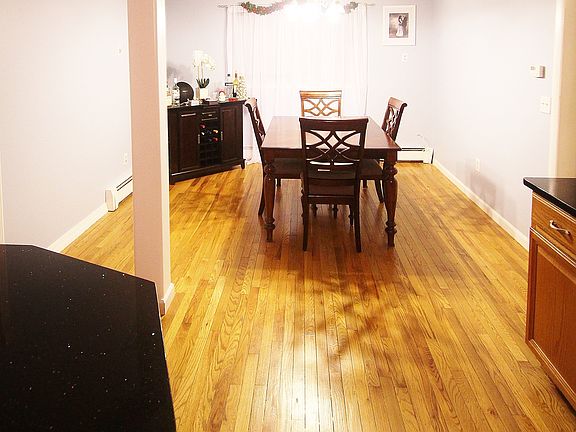 4th image of 304 Durban Ave