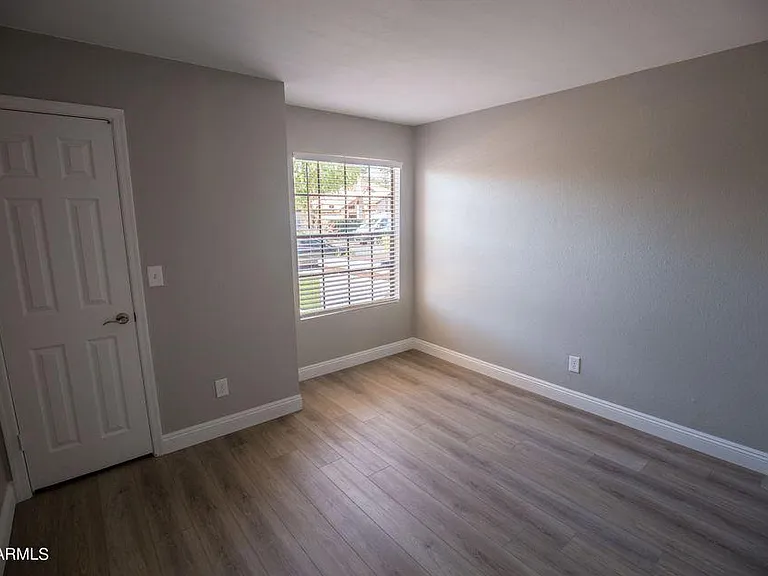 1820 E Secretariat Dr — Photo 9