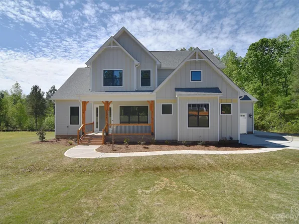 1079 Sage Pine Cir #55, Clover, SC 29710