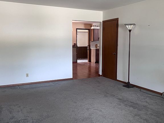 2nd image of 1221 Comet Dr