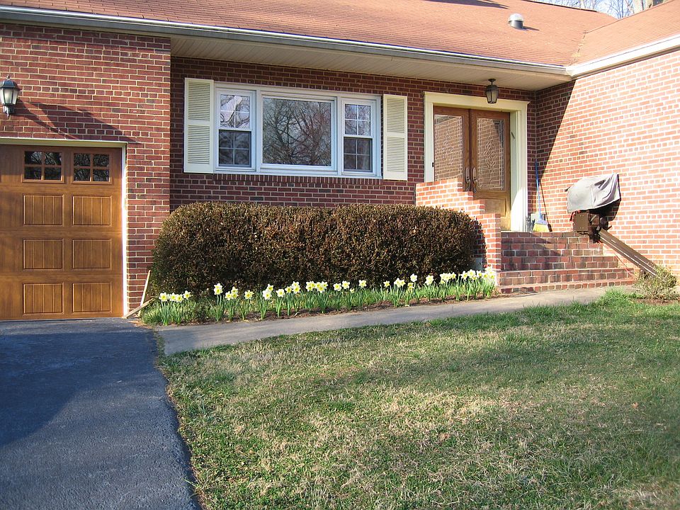 2nd image of 309 Chapman St