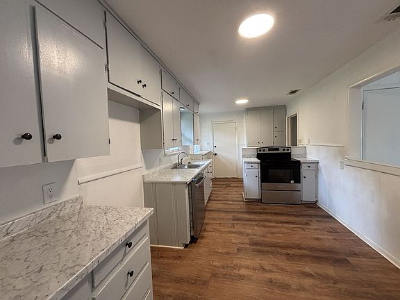 5th image of 505 Highland Dr