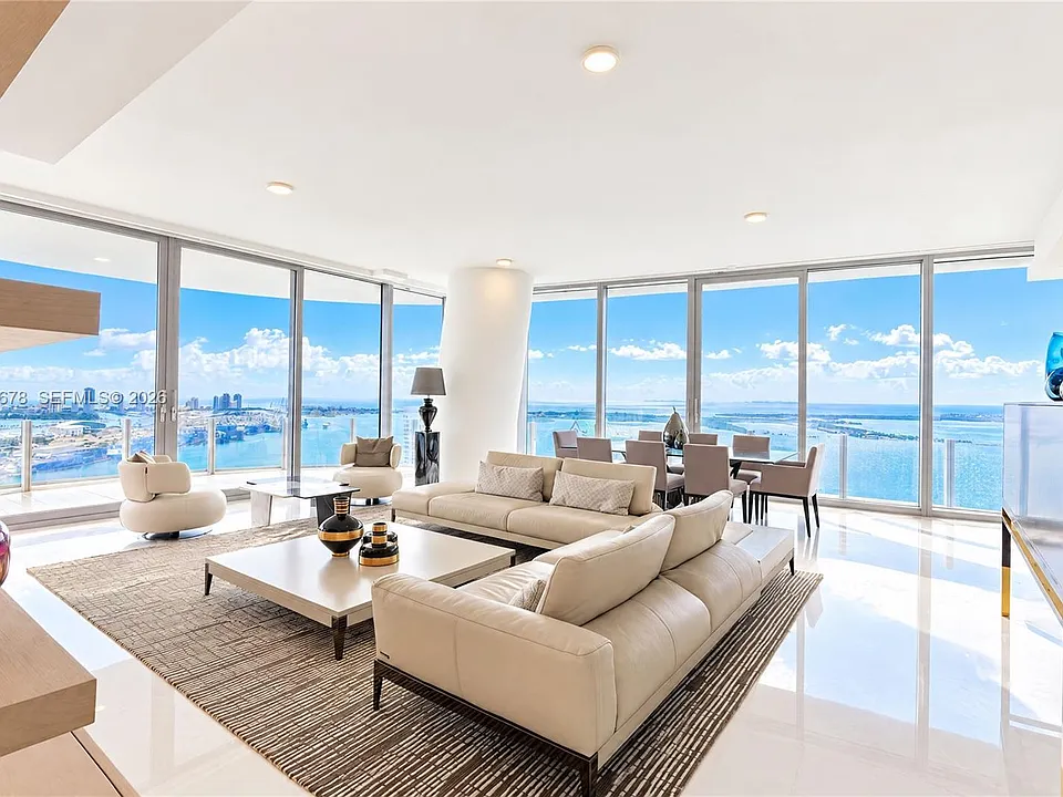 300 Biscayne Boulevard Way #4701E