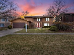 420 Elm St, Deerfield, IL 60015