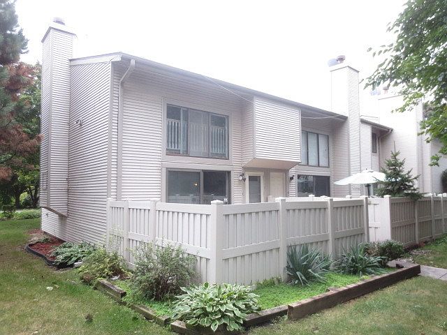 1st image of 610 Del Lago Dr