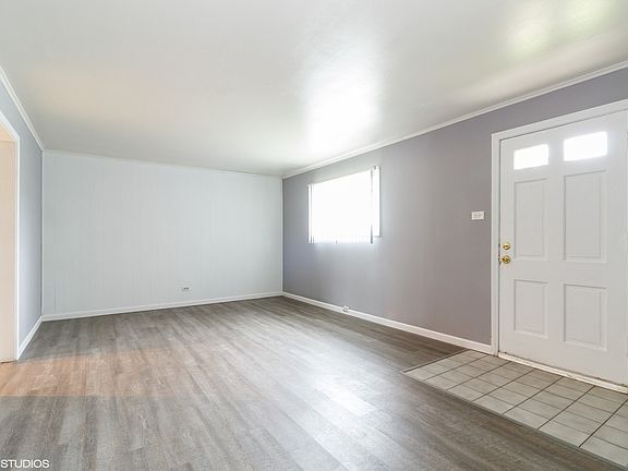 5th image of 306 Shabbona Dr