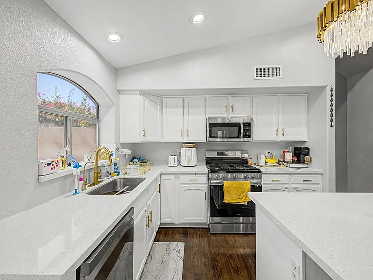 6406 W Escuda Rd — Photo 12