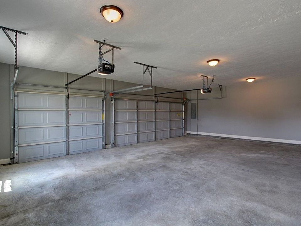 2nd image of 16920 Stonegate Dr #Z8kymb