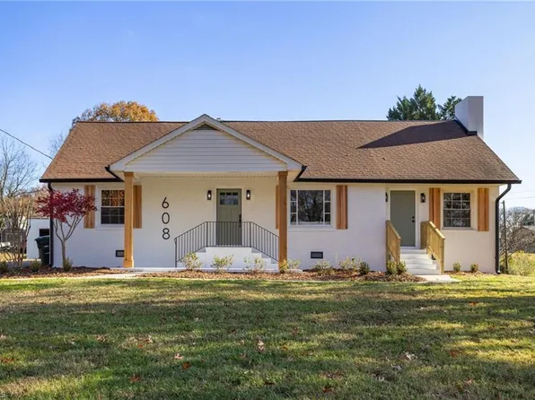 608 Victor St, Eden, NC 27288