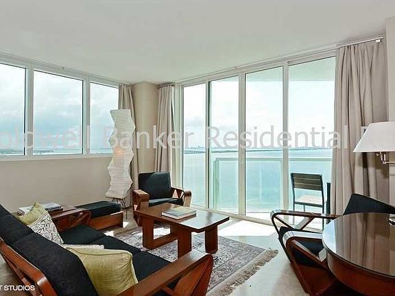 3rd image of 665 NE 25th St APT 1005
