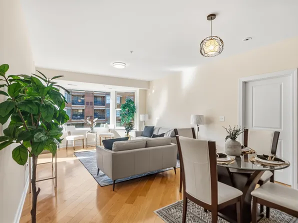 20 Avenue At Port Imperial image 8 of 45