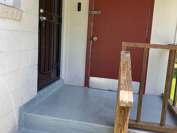 2nd image of 1523 W 29th St