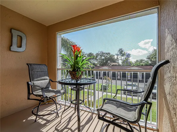 1570 S 42nd Cir APT 203, Vero Beach, FL 32967
