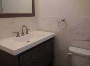 19902 32nd Ave, Flushing, NY 11358
