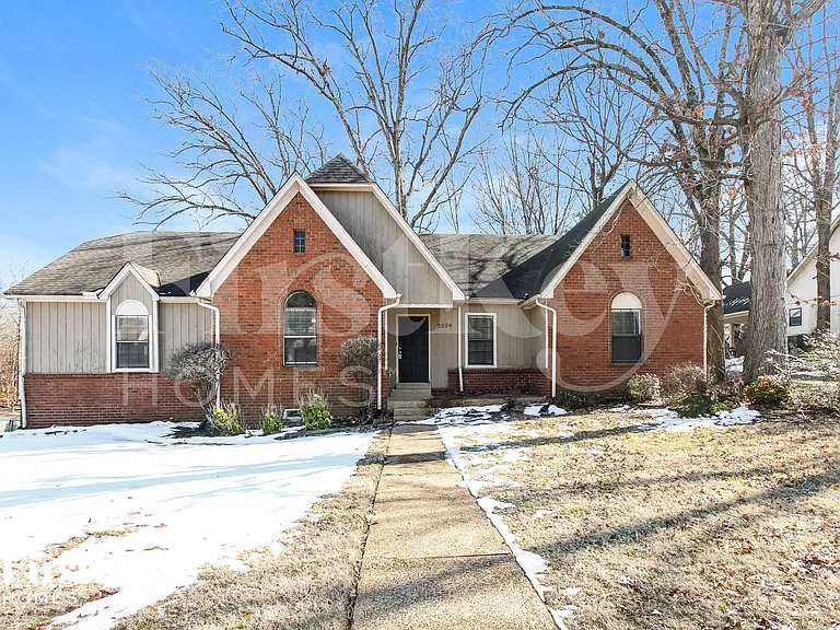 2084 Littlemore Dr — Photo 2