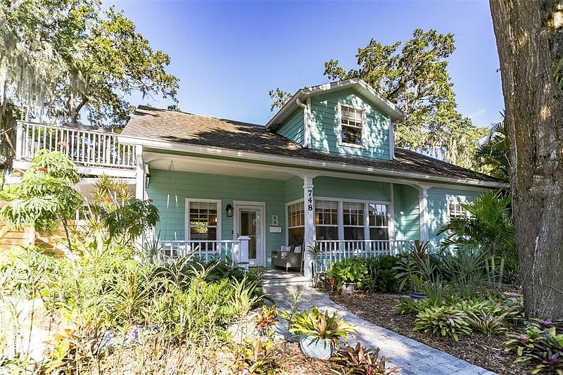 1st image of 748 Altaloma Ave