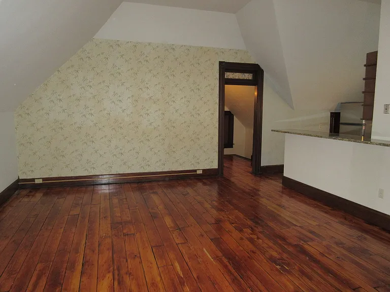 78 Smith Pl — Photo 5