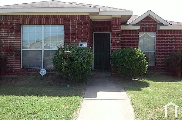 1st image of 813 Clear Creek Dr