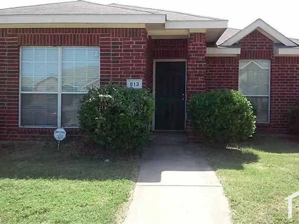 813 Clear Creek Dr, Desoto, TX 75115