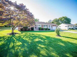 10 Sprague St, Smithfield, RI 02828