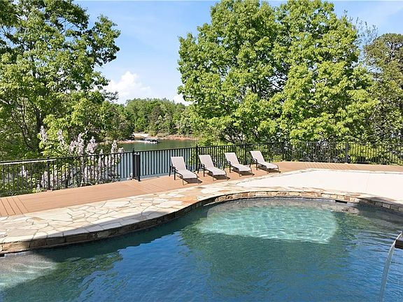 5th image of 1969 River View Dr