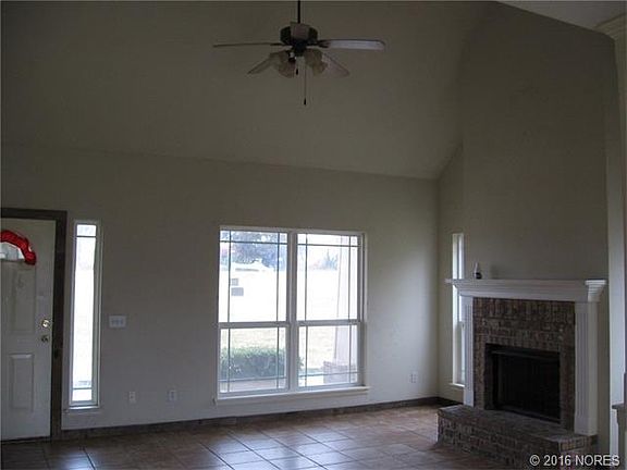 3rd image of 221 Sequoyah St