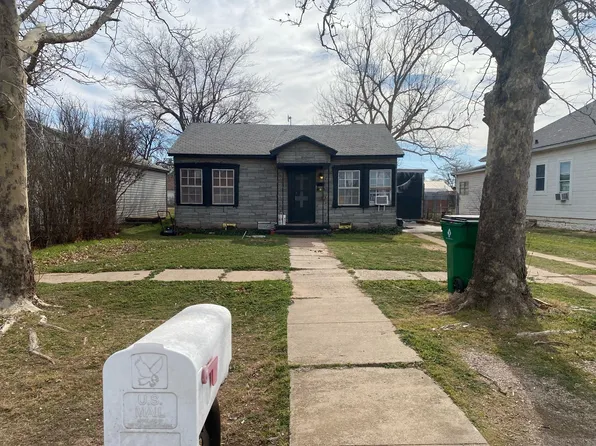 303 W 9th St, Quanah, TX 79252