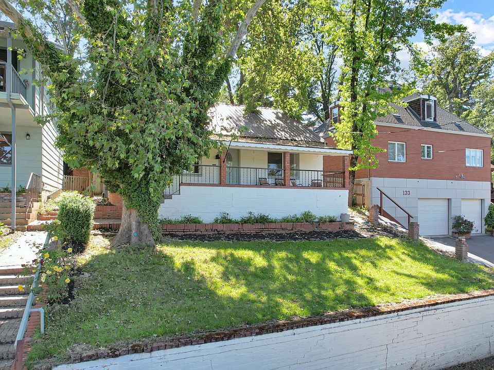 1st image of 207 Peek St