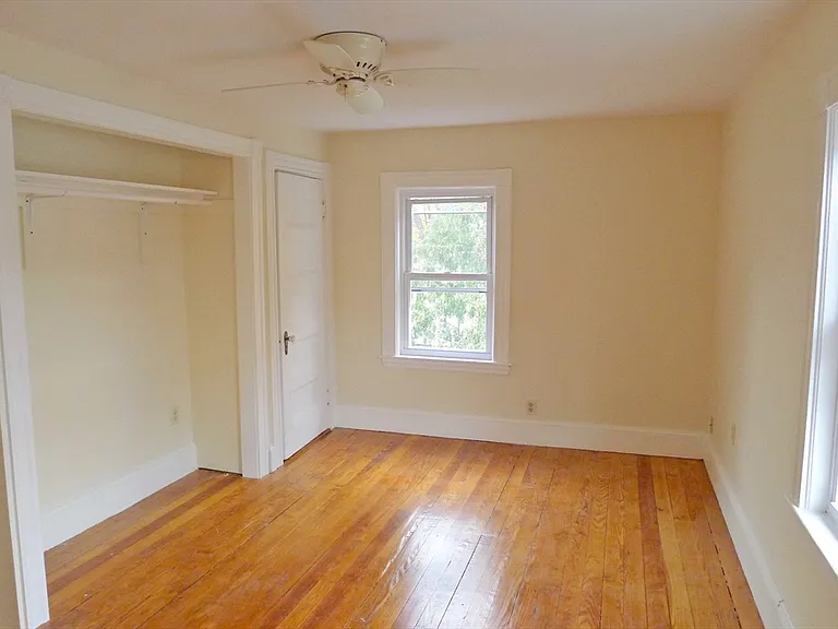155 Oak St — Photo 7