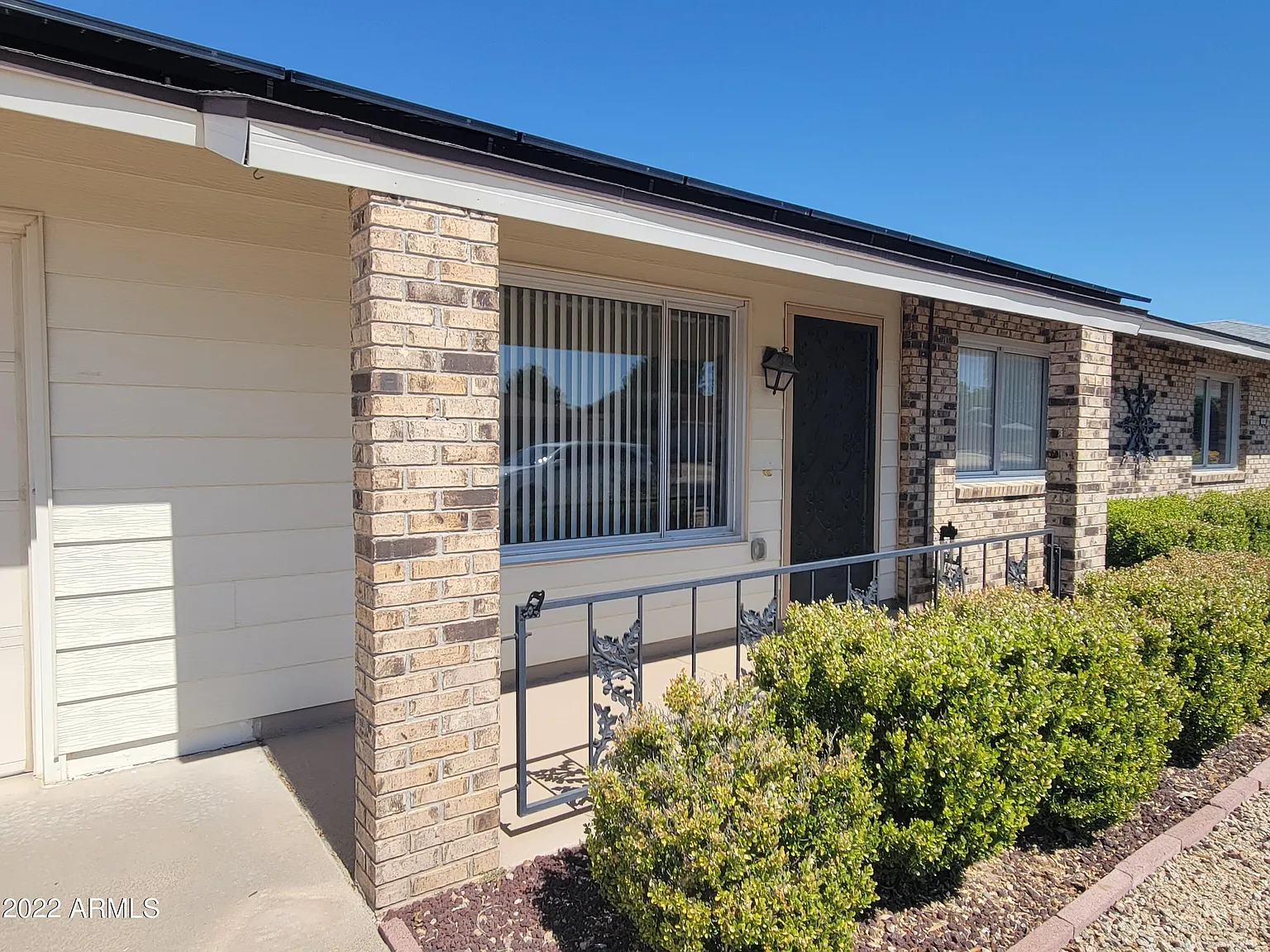 3 bed, 2.0 bath, 1528 sqft, $2,400 — Photo 3