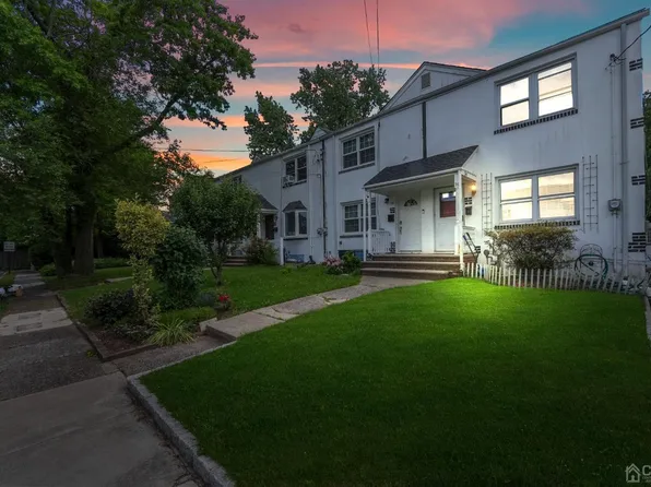 34 Victory Ct, Metuchen, NJ 08840