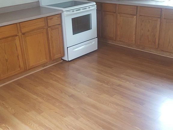 4th image of 28 164th Ave NE