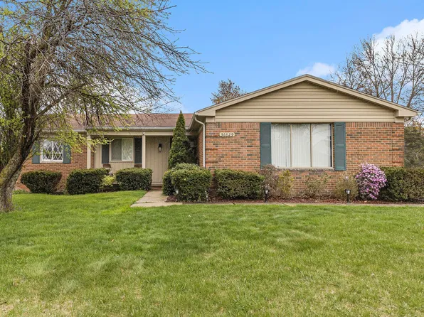 36629 Lansbury Ln, Farmington, MI 48335