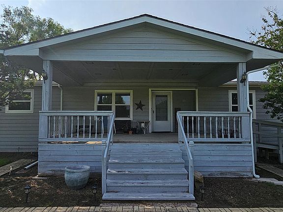 3rd image of 1655 Smith Cir