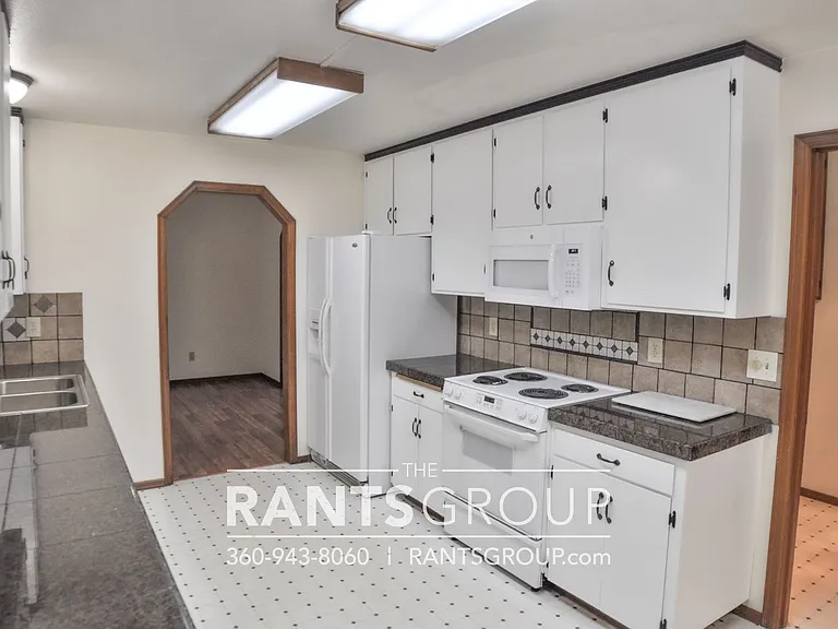 8615 Burns Dr SW — Photo 4
