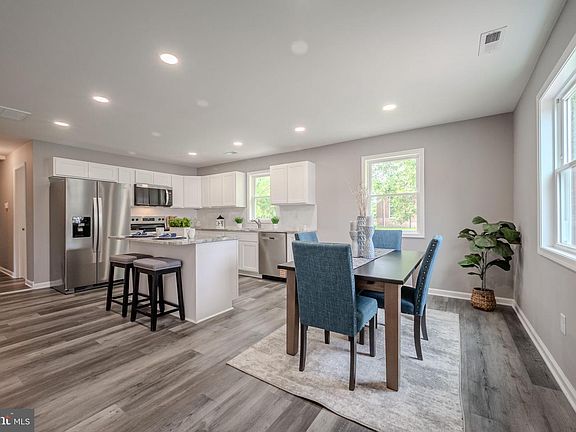 2nd image of 23110 Old Fairlee Rd