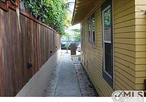 4th image of 4742 Pescadero Ave