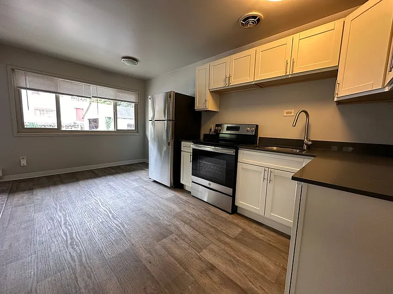 Cascade Court Apartments — Photo 5
